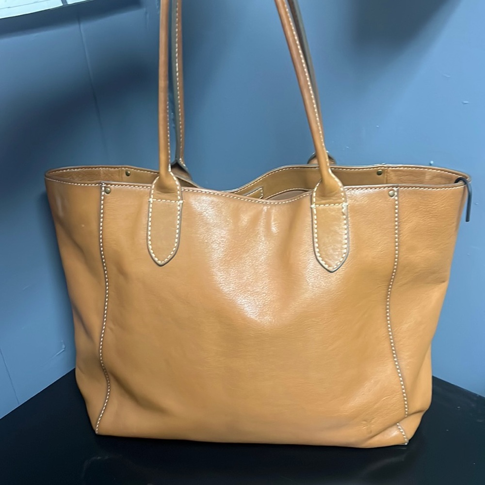 Light brown Frye purse